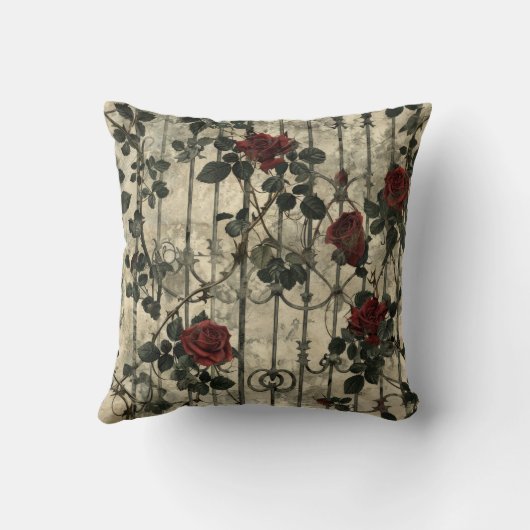 Victorian Gothic Garden Roses Pattern クッション (裏面)
