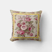 Victorian Rose Bouquet in Pinks, Reds, and Creams クッション (正面)