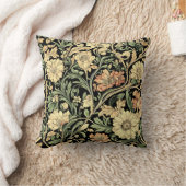 Victorian-style floral pattern  クッション (ブランケット)