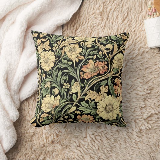 Victorian-style floral pattern  クッション (ブランケット)