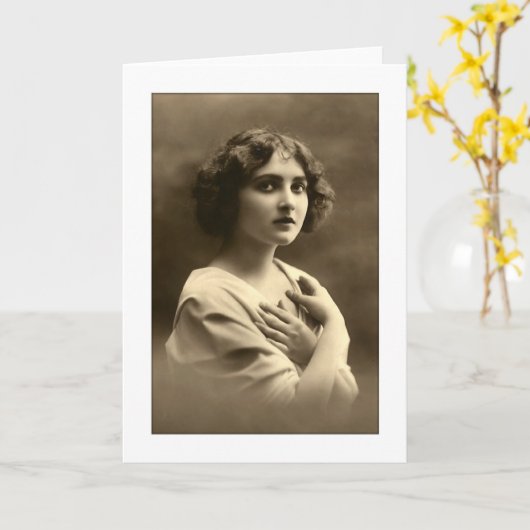 Victorian woman arms crossed カード (黄色い花)