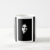 Victorian woman with haunting expression コーヒーマグカップ (中央)