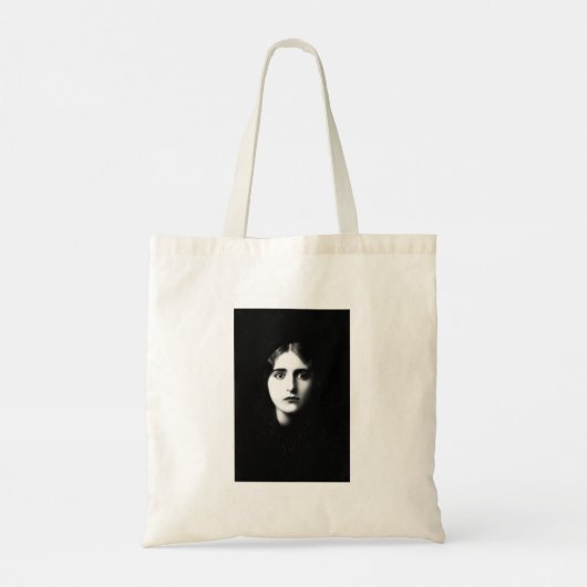 Victorian woman with haunting expression トートバッグ (裏面)