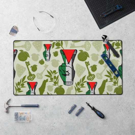 Victory Sign Hand Resistance Red Triangle Symbol デスクマット (ワークステーション)