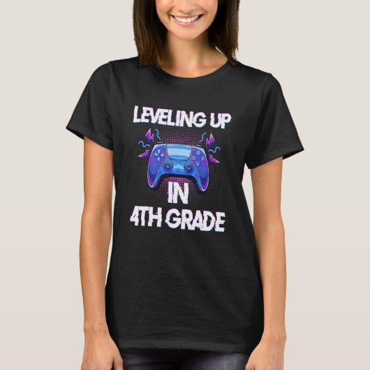 Video Gaming   for students Leveling up in Fourth  Tシャツ (正面)