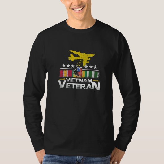 Vietnam Veteran B 52 Stratofortress Bomber Plane U Tシャツ (正面)