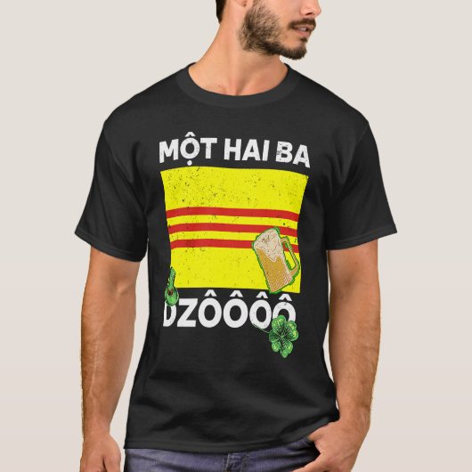 Vietnam Viet St Patricks Day Mot Hai Ba Dzo Cheers Tシャツ (正面)
