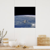 View of International Space Station from Atlantis ポスター (キッチン)