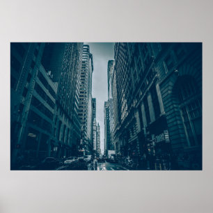 VIGNETTE PHOTOGRの建物間の道路の車 ポスター