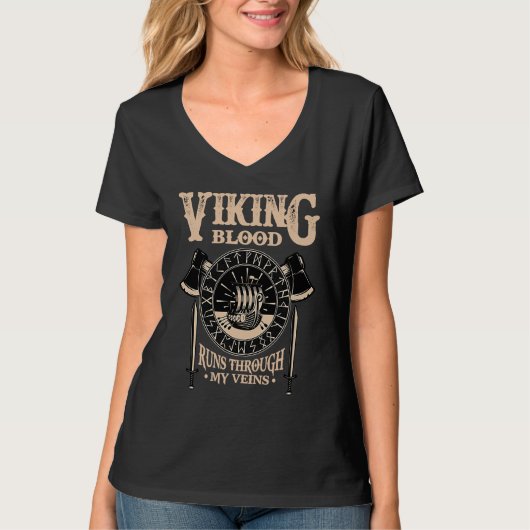Viking Norse Mythology Blood Runs Through My Vein Tシャツ (正面)