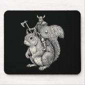 Viking Riding Squirrel Funny Warrior Art  マウスパッド (正面)