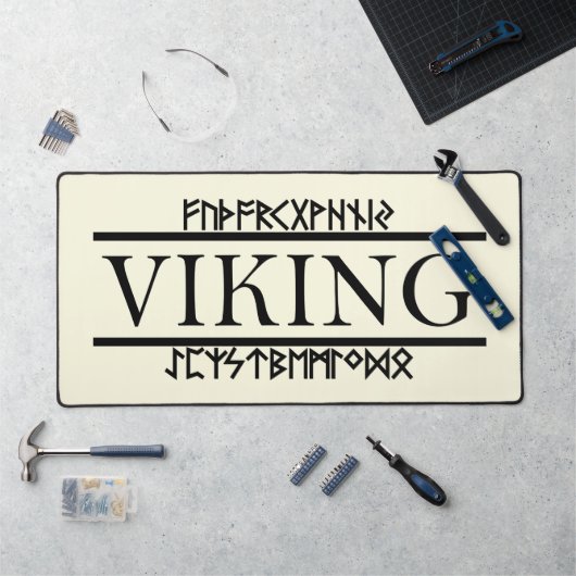 Viking Runes Desk Mat デスクマット (ワークステーション)