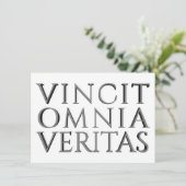 VINCIT OMNIA VERITAS - 光 (スタンド正面)