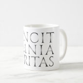 VINCIT OMNIA VERITAS - 光 コーヒーマグカップ (正面右)