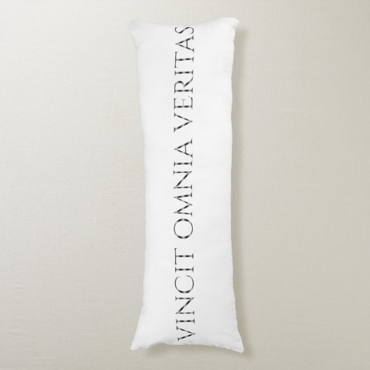 VINIT OMNIA VERITAS ボディピロー (正面縦)