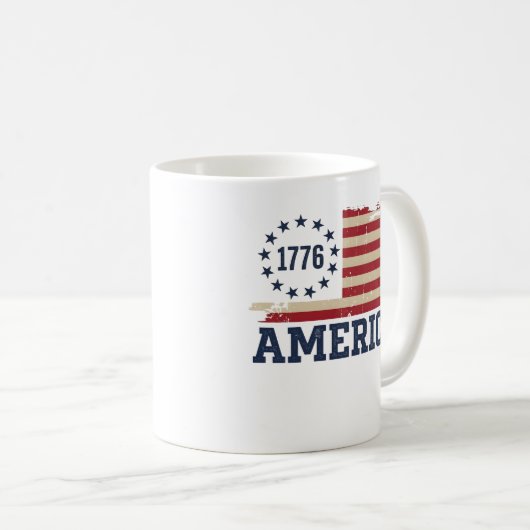 Vintage 1776 America Distressed Flag コーヒーマグカップ (正面右)