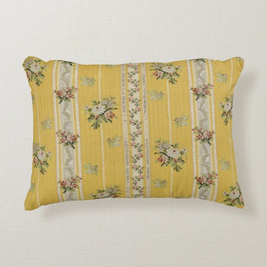 Vintage Antique Wallpaper Design Accent Pillow アクセントクッション (正面)