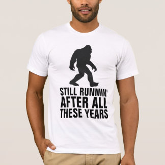 VINTAGE BIGFOOT FUNNY BIRTHDAY T-shirts Tシャツ