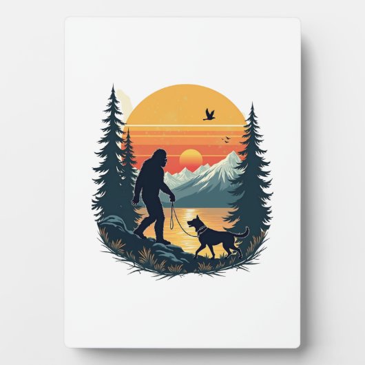 Vintage Bigfoot Walking Dog Mountain Sunset Retro  フォトプラーク (正面)