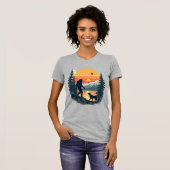 Vintage Bigfoot Walking Dog Mountain Sunset Retro  Tシャツ (正面フル)