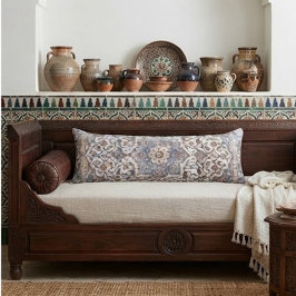 Vintage Blue Persian Rug Ornate Floral Medallion ボディピロー