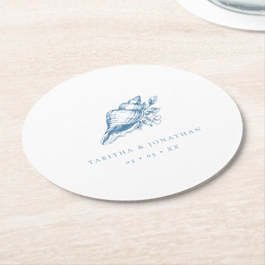 Vintage Blue Seashell Coastal Wedding ラウンドペーパーコースター (アングル)