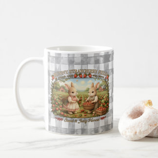Vintage Bunny Strawberry Field Cottagecore Illustr コーヒーマグカップ