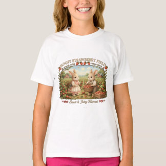 Vintage Bunny Strawberry Field Cottagecore Illustr Tシャツ