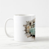 Vintage Car in Rustic Setting コーヒーマグカップ (左)