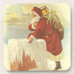 Vintage Christmas ビクトリアン Santa Claus in Chimney コースター<br><div class="desc">ヴィンテージイラストレーションビクトリアンエラメリークリスマスの休日デザインは、クリスマスイブのおもちゃでいっぱいの袋で雪の上の屋根の登山の上にサンタクロースをフィーチャー。屋根の上に聖ニコライすてきルと非常に寒い冬の夕べ。</div>