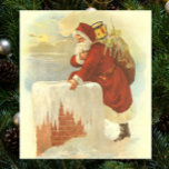 Vintage Christmas ビクトリアン Santa Claus in Chimney ポスター<br><div class="desc">ヴィンテージイラストレーションビクトリアンエラメリークリスマスの休日デザインは、クリスマスイブのおもちゃでいっぱいの袋で雪の上の屋根の登山の上にサンタクロースをフィーチャー。屋根の上に聖ニコライすてきルと非常に寒い冬の夕べ。</div>