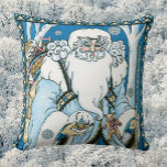 Vintage Christmas, Blue Santa Claus with Snowglobe クッション<br><div class="desc">ヴィンテージイラストレーションビクトリアンスタイルメリークリスマスの休日デザインは、森の中でサンタクロースを特集すてき。サンニコライは、片手に雪の球体を持つ青いコートを着て、もう一方の手に杖を持っている。彼のコートからつるかわいいテディベアとおもちゃの袋は彼の背中の上にクリスマスイブに配達する準備ができている。森の中の雪の白い冬のシーンは、木々と、雪の結晶が夜空から落ちている。ハッピーホリデーと季節のご挨拶！</div>