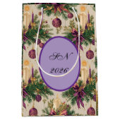 Vintage Christmas Gift Bag with Custom Monogram ミディアムペーパーバッグ (正面)