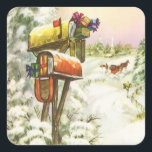 Vintage Christmas, Mailboxes in Winter Landscape スクエアシール<br><div class="desc">ヴィンテージイラストレーションビクトリアンエラメリークリスマスの休日の画像は、雪の上にクリスマスのメールと冬のプレゼントで満たされたメールボックスの雪の風景を特徴とする。馬描車が雪の通りを横に木々と森で走っている。ハッピーホリデーと季節のご挨拶！</div>