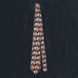 Vintage Christmas, Santa Claus いけな Nice List ネクタイ<br><div class="desc">今すぐ利用可能！両面印刷のネクタイ！2倍いい！ヴィンテージイラストレーションメリークリスマスの休日の画像すてきは、サンタクロースが赤い帽子を被り、クリスマスイブに彼のいけなまたは素敵なリストをチェックする。</div>