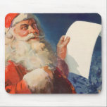 Vintage Christmas, Santa Claus いけな Nice List マウスパッド<br><div class="desc">ヴィンテージイラストレーションメリークリスマスの休日の画像すてきは、サンタクロースが赤い帽子を被り、クリスマスイブに彼のいけなまたは素敵なリストをチェックする。</div>