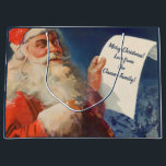 Vintage Christmas, Santa Claus いけな Nice List ラージペーパーバッグ<br><div class="desc">簡単に抱き枕カスタマイズ、単に自分の個人的なメッセージを追加！ヴィンテージイラストレーションメリークリスマスの休日の画像すてきは、サンタクロースが赤い帽子を被り、クリスマスイブに彼のいけなまたは素敵なリストをチェックする。</div>