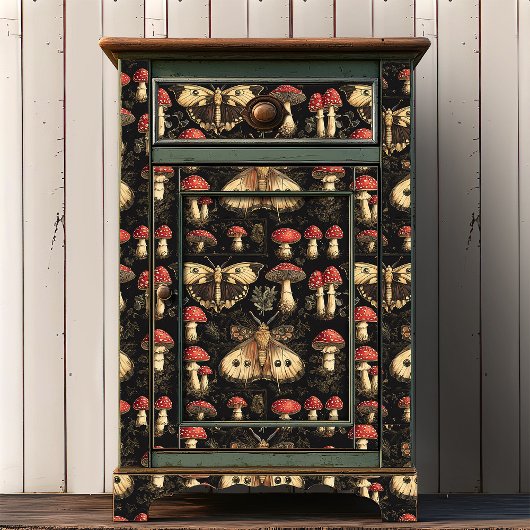 Vintage Dark Academia Moth and Mushroom 薄葉紙