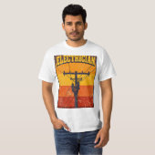 Vintage Electrician Lineman Retro Sunset T-Shirt Tシャツ (正面フル)