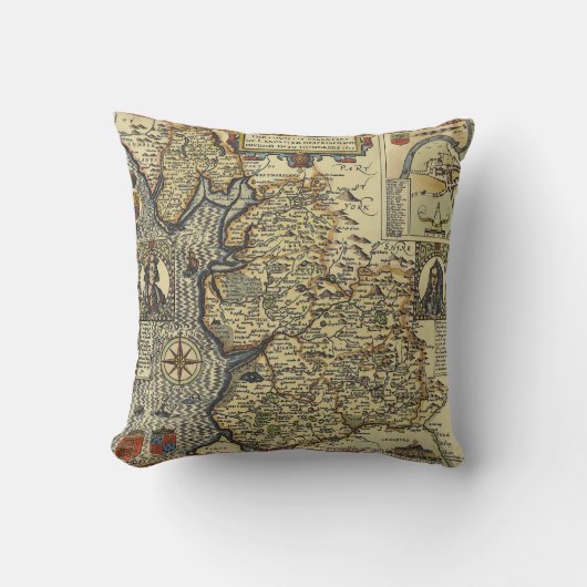 Vintage Fantasy Map Explorer Pillow クッション (正面)