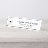 Vintage Farmstead Emblem | Ornamental Cow Design デスクネームプレート (正面)