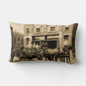 Vintage Fire Companyの馬が引く消防車 ランバークッション (裏面)