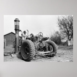 Vintage Gas Pump on the Farm, 1940s ポスター