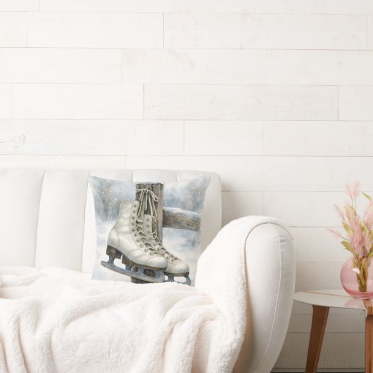 Vintage Ice Skates On Fence Post クッション (ソファ)