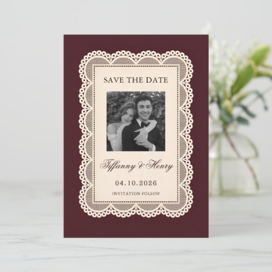 Vintage Lace Burgundy Save the Date (スタンド正面)