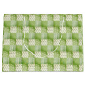 Vintage Look Green Yellow Ecru Patchwork  ラージペーパーバッグ (正面)