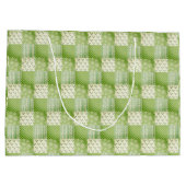 Vintage Look Green Yellow Ecru Patchwork  ラージペーパーバッグ (裏面)