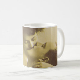 Vintage love couple kissing sepia illustration コーヒーマグカップ