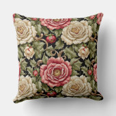 Vintage Modern Cabbage Roses on Black クッション (裏面)