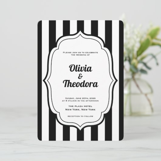 Vintage Modern Stripe Wedding Invitation 招待状 (スタンド正面)